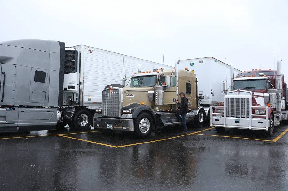 200925_20B40141_TRUCK_TRUCKSTOP_0057.jpg